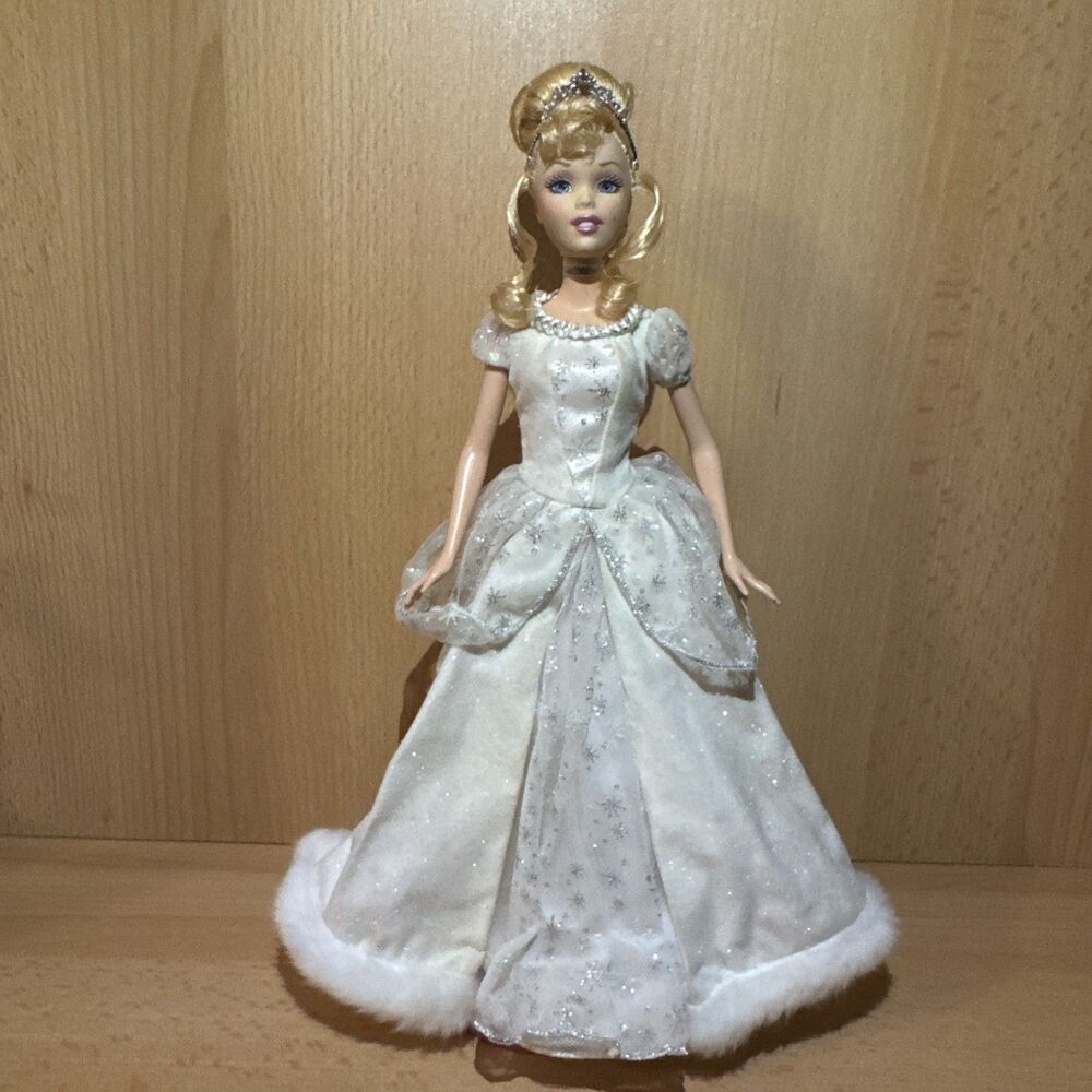 2004 Mattel Walt Disney Cinderella Special Edition Holiday Princess Doll